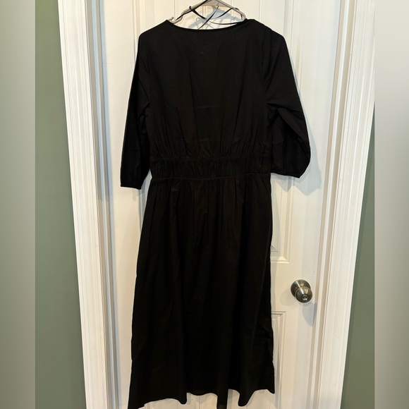 NWT just below knee spring/summer/fall dresses with pockets. On 34th - Picture 3 of 3
